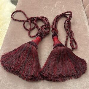 NWOT SET OF 2 DRAPE TIE BACKS LUXURY STYLE